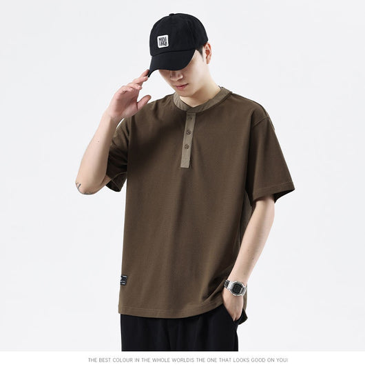 Playera Cuello Henley Básica de Color Sólido para Verano - Image 19