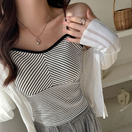 Camiseta Tirantes Rayada con Sostén Acolchado - Lencería Sexy y Cómoda