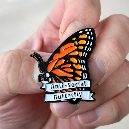 Broche Mariposa Elegante con Gota de Aceite - Diseño Personalizado - Image 4