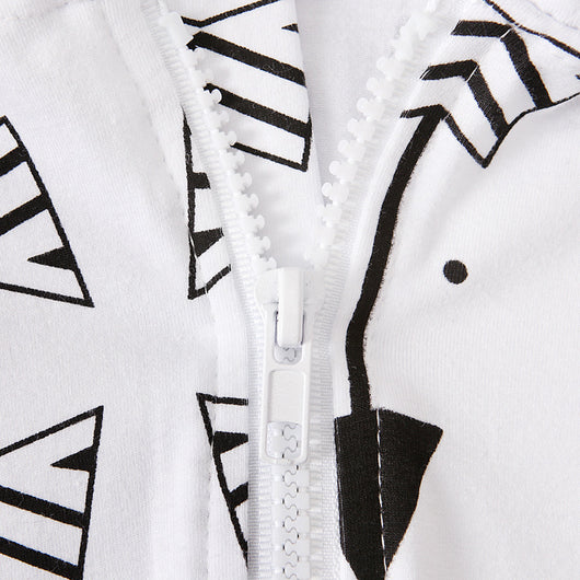 Enterizo Infantil Verano con Capucha, Estampado de Flechas Gris y Blanco - Image 14