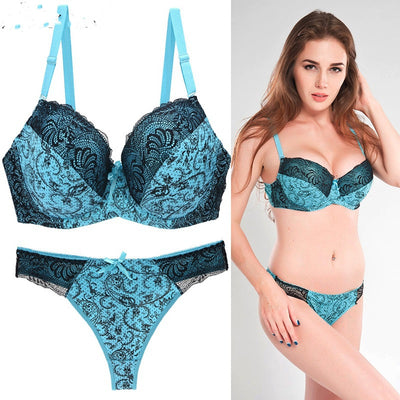 Traje Estampado de Encaje con Combinación de Colores - Image 3