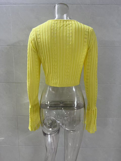 Blusa Corta Tejida con Mangas Acampanadas y Cortes Atrevidos - Image 50