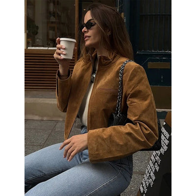 Chaqueta de Gamuza Marrón para Primavera con Cuello de Pie y Cierre - Image 13
