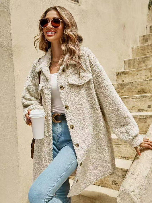 Abrigo de Piel Sintética Tipo Teddy con Capucha Largo Medio para Mujer - Image 9