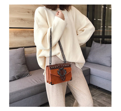 Bolso de Hombro Vintage con Tachuelas - Image 15