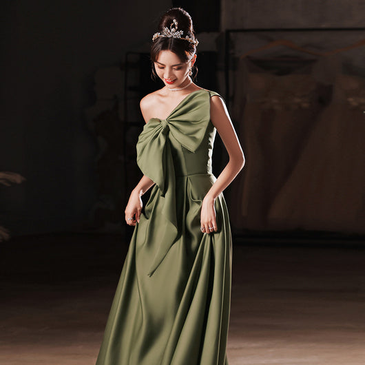 Vestido de Noche Satinado Borgoña para Compromisos y Eventos - Image 16