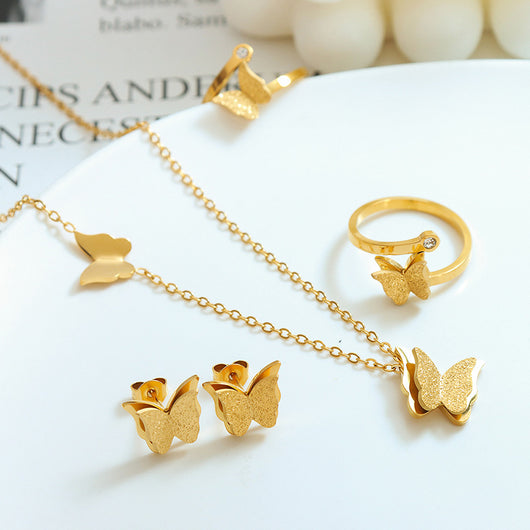 Conjunto de Joyería Titanio con Mariposas Texturizadas - Collar, Anillo y Aretes