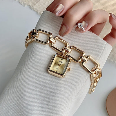 Reloj Cuadrado Elegante para Mujer con Dije y Pulsera Decorativa - Image 7