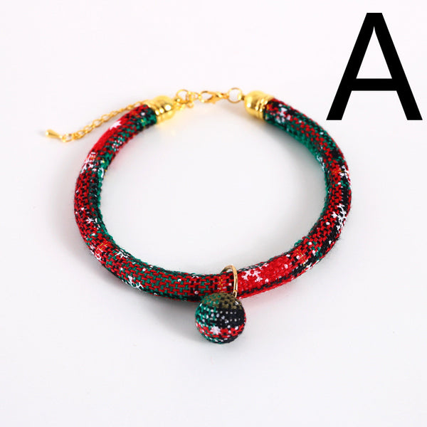 Collar Ajustable para Mascotas con Guantes Navideños y Cascabel - Image 5