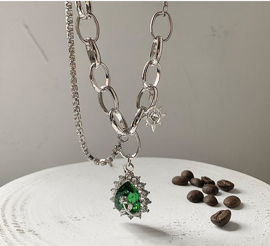 Collar Colgante de Piedra Verde Esmeralda y Diamantes con Costura - Image 3