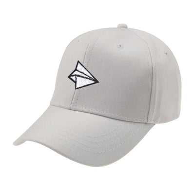 Gorra de Béisbol con Bordado de Avión de Papel - Image 7
