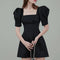 Vestido Negro Elegante Escote Cuadrado