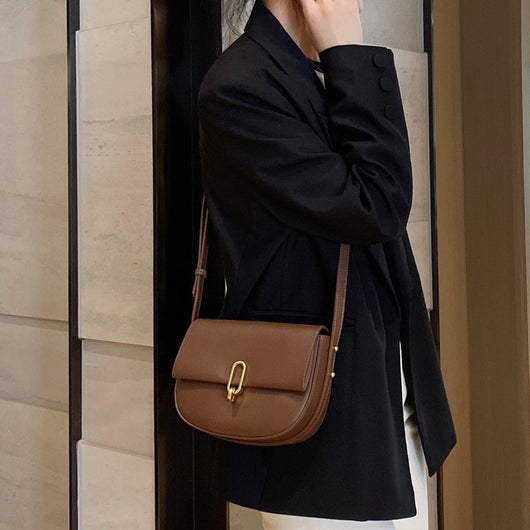 Bolso Bandolera de Cuero Vacuno con Diseño Exclusivo y Cierre de Seguridad - Image 2