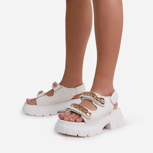 Sandalias Plataforma con Detalles Metálicos - Image 6