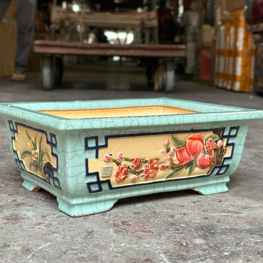 Maceta Artesanal de Cerámica con Diseño Floral Cuadrangular - Image 8