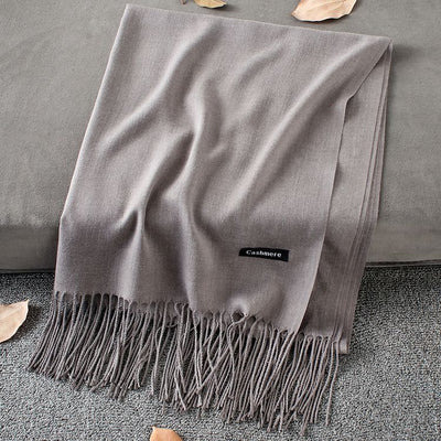 Pashmina Elegante de Color Liso con Borlas - Image 9