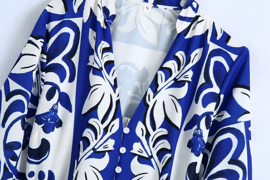 Vestido Camisero Azul y Blanco Porcelana con Solapa y Drapeado en Cintura - Image 18