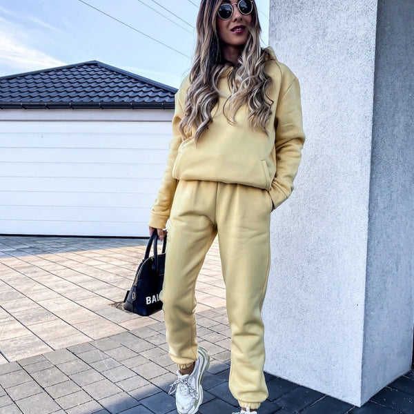 Conjunto Deportivo y Casual con Capucha para Mujer - Image 4