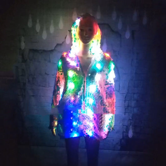 Chaqueta Brillante con Lentejuelas y Luz LED Integrada - Image 9
