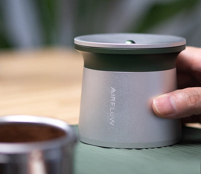 Moledor y Colador de Café Gyro con Taza Dosificadora - Image 6