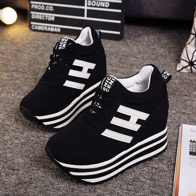 Zapatos Casuales para Mujer con Altura Elevada en Gamuza Mate - Image 13