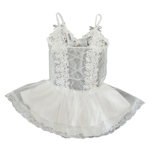 Bata Corta de Encaje y Malla Blanca - Diseño Sensual para la Noche - Image 2