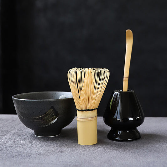 Set de Té Matcha con Batidor de Cerámica y Huevera Decorativa