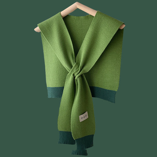 Camisa con Chal de Lana Verde - Abrigo de Hombros Elegante - Image 2