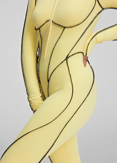 Traje de Yoga Deportivo Entallado con Diseño Asimétrico y Soporte de Pecho - Image 14