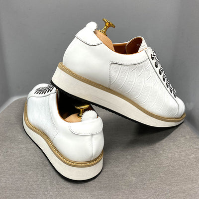 Zapatos Artesanales para Hombre con Patrón Grabado en Relieve - Image 12