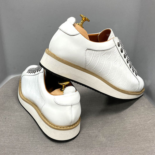 Zapatos Artesanales para Hombre con Patrón Grabado en Relieve - Image 12