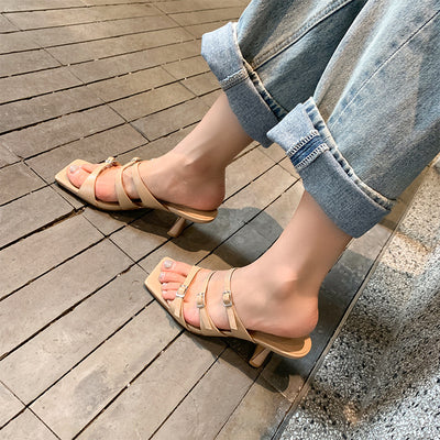 Sandalias Tipo Mula con Tacón Stiletto y Punta Cuadrada en Cuero - Image 6
