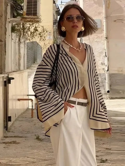 Blusa Rayada con Escote Redondo y Aberturas Laterales para Mujer - Image 6
