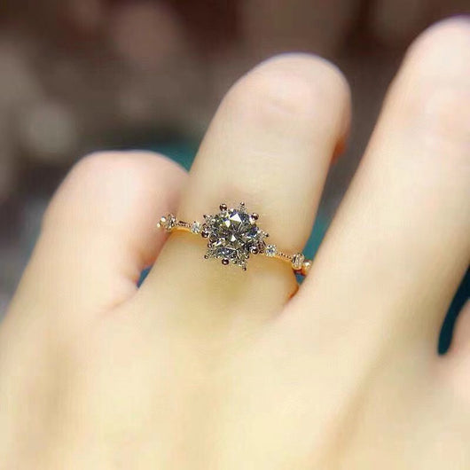 Anillo de Oro Rosado con Copo de Nieve de Diamante y Diseño Estelar - Image 7