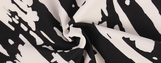 Traje de Baño Enterizo Tipo Tubo con Hombros Triangulares Negro y Blanco - Image 6