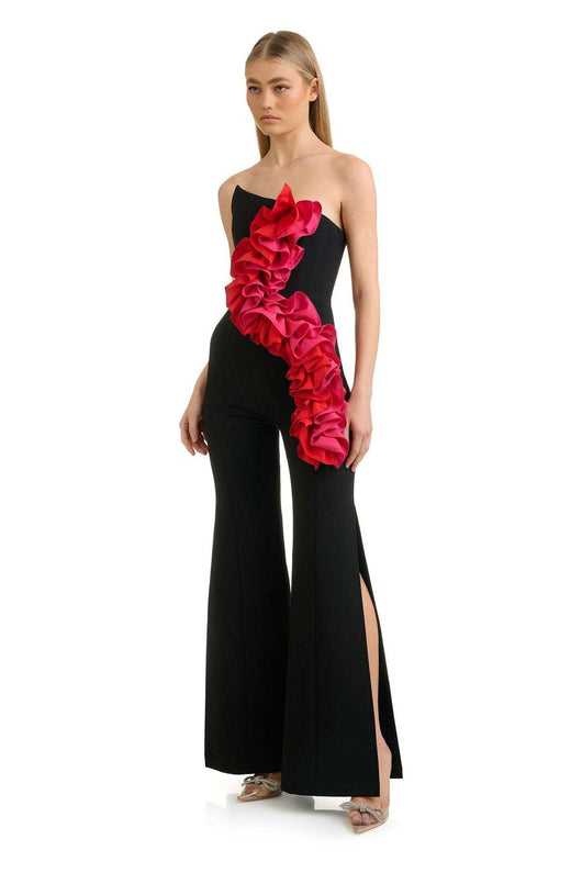 Jumpsuit Elegante Rojo con Aplicaciones y Escote Tubo - Image 13