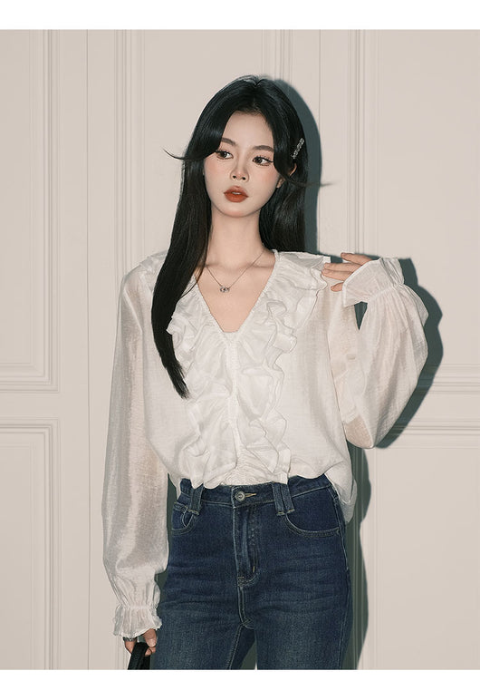 Blusa Blanca con Cuello en V y Volantes - Image 10