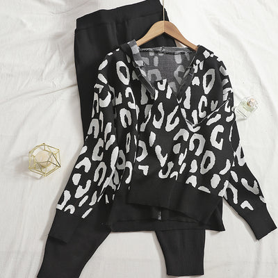 Conjunto Tres Piezas Estampado Leopardo con Chaleco y Cardigan con Capucha - Image 32