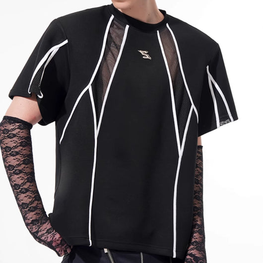 Remera Negra con Costuras Huecas y Acolchado en Hombros - Image 5
