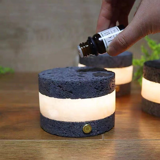 Lámpara Nocturna LED con Carga por Inducción y Diseño en Piedra Volcánica - Image 4