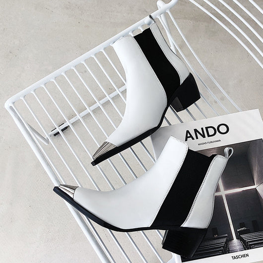 Botas Cortas Estilo Británico con Tacón Medio y Punta Metálica - Image 10