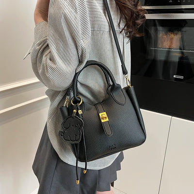 Bolsa Mensajera de Moda Estilo Bucket - Portátil y Versátil - Image 33