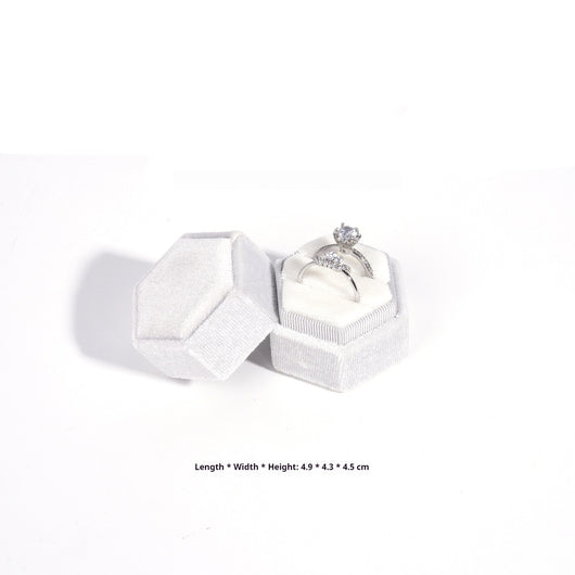 Caja de Terciopelo Hexagonal para Joyas Premium - Image 2