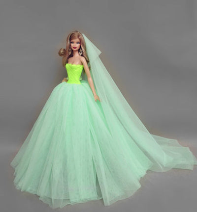 Vestido de Novia con Falda Voluminosa y Velo - Image 19