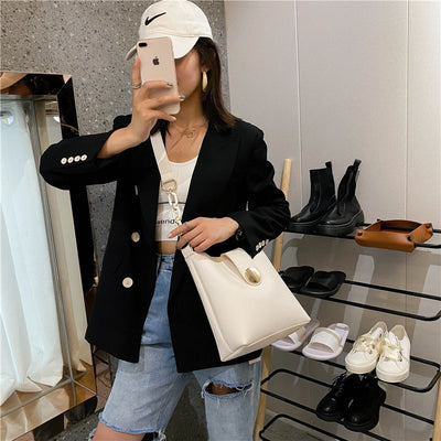 Set de 2 Bolsos de Cuero Genuino para Mujer - Bolso Tipo Bucket y Mensajero - Image 8