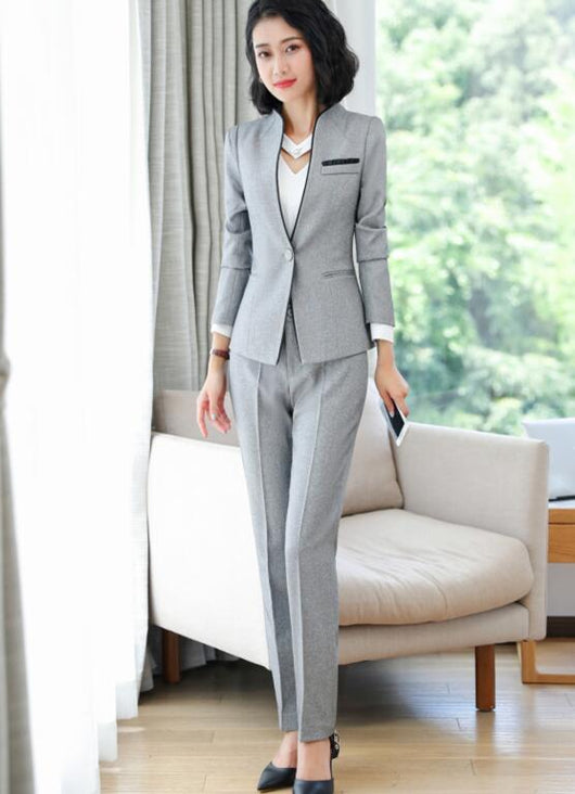 Uniforme Profesional para Recepción Hotelera y Atención al Cliente - Image 2