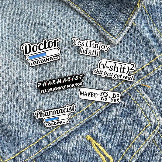 Broche de Números y Letras - Pin de Orgullo Matemático e Inglés