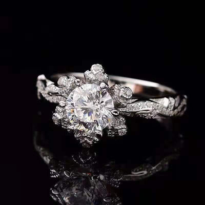 Anillo de Diamante Moissanita de Lujo con Incrustaciones Románticas - Primera Nieve - Image 6