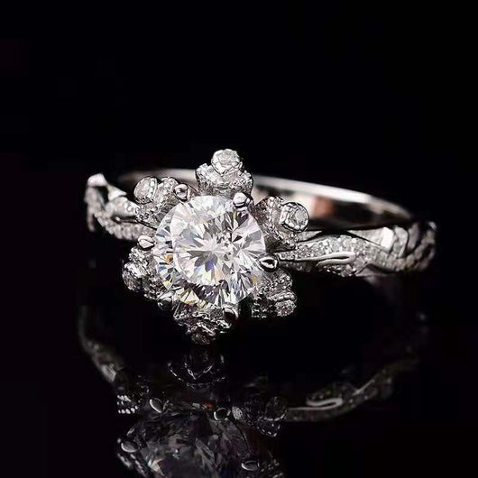 Anillo de Diamante Moissanita de Lujo con Incrustaciones Románticas - Primera Nieve - Image 6