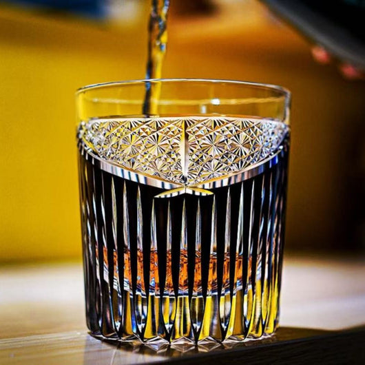 Vaso de Whiskey Edo Kiriko Pino y Grúa - Artesanía Japonesa - Image 9